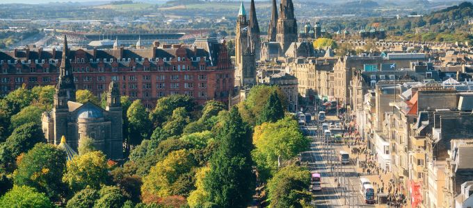 Congestión de coches en Edimburgo 